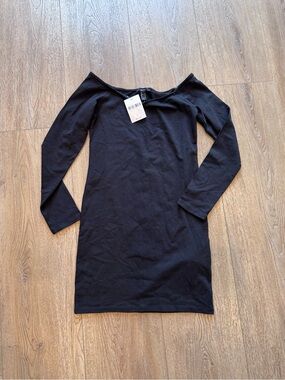 Forever 21 Black Off-Shoulder Long Sleeve mini Dress